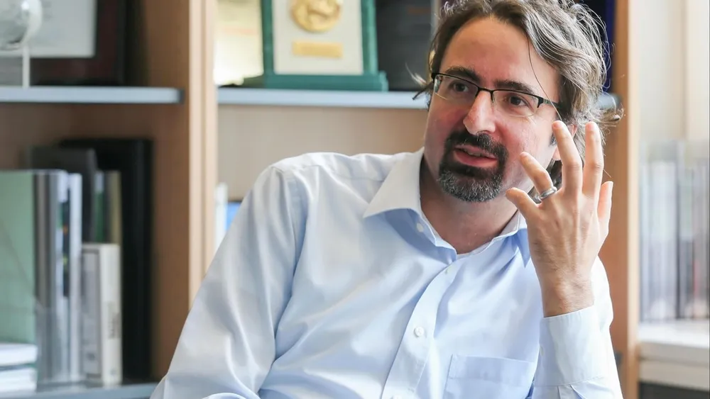 Francesco Stellacci, Director del Laboratorio de Nanomateriales Supramoleculares e Interfaces (SuNMIL) en la Facultad de Ingeniería de la EPFL.