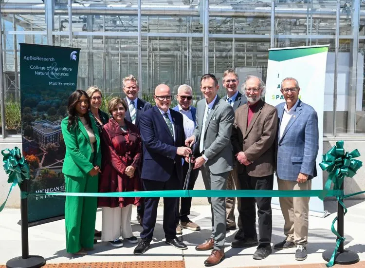 La Universidad Estatal de Michigan Inaugura un Complejo de Invernaderos de Investigación Vegetal de 35 Millones de Dólares
