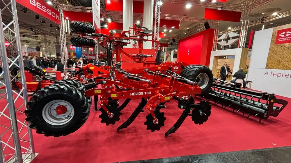 Grégoire Besson dévoile le décompacteur Helios T80 à Agritechnica