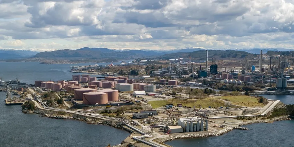 Investigación de Equinor sobre el accidente mortal de Mongstad: Informe final y medidas de seguridad